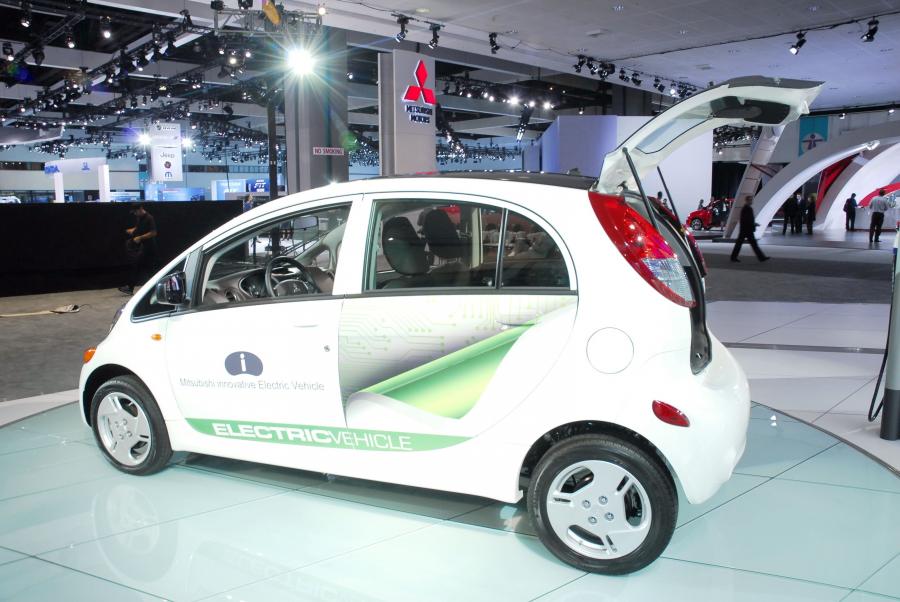  Mitsubishi i-MiEV 2012 года  (US) (фото 32 из 234)